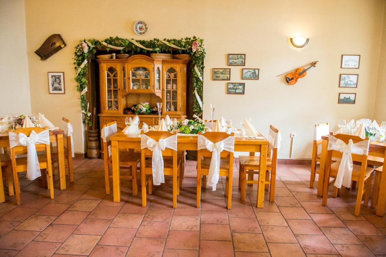 Penzion Restaurace U Helferu Libuň 외부 사진